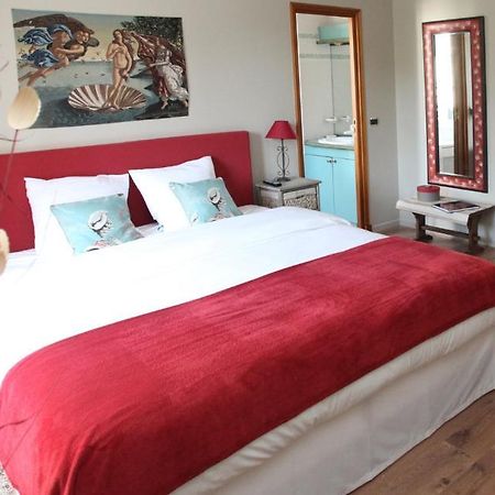 Saint Graal Bed & Breakfast Chamant Стая снимка