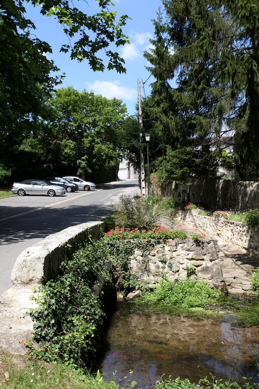Saint Graal Bed & Breakfast Chamant Екстериор снимка