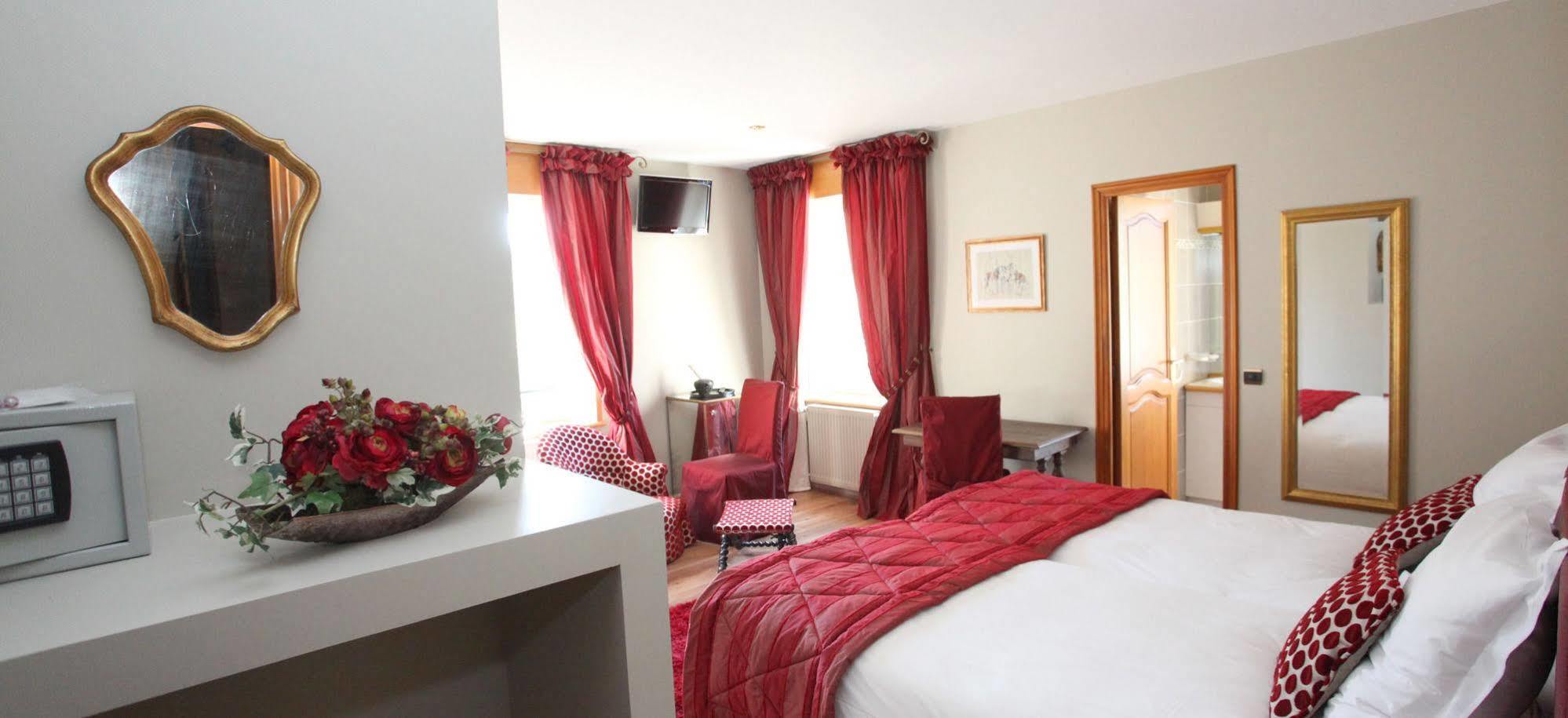 Saint Graal Bed & Breakfast Chamant Екстериор снимка