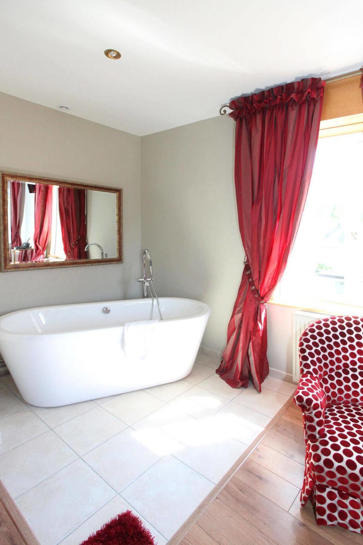 Saint Graal Bed & Breakfast Chamant Екстериор снимка