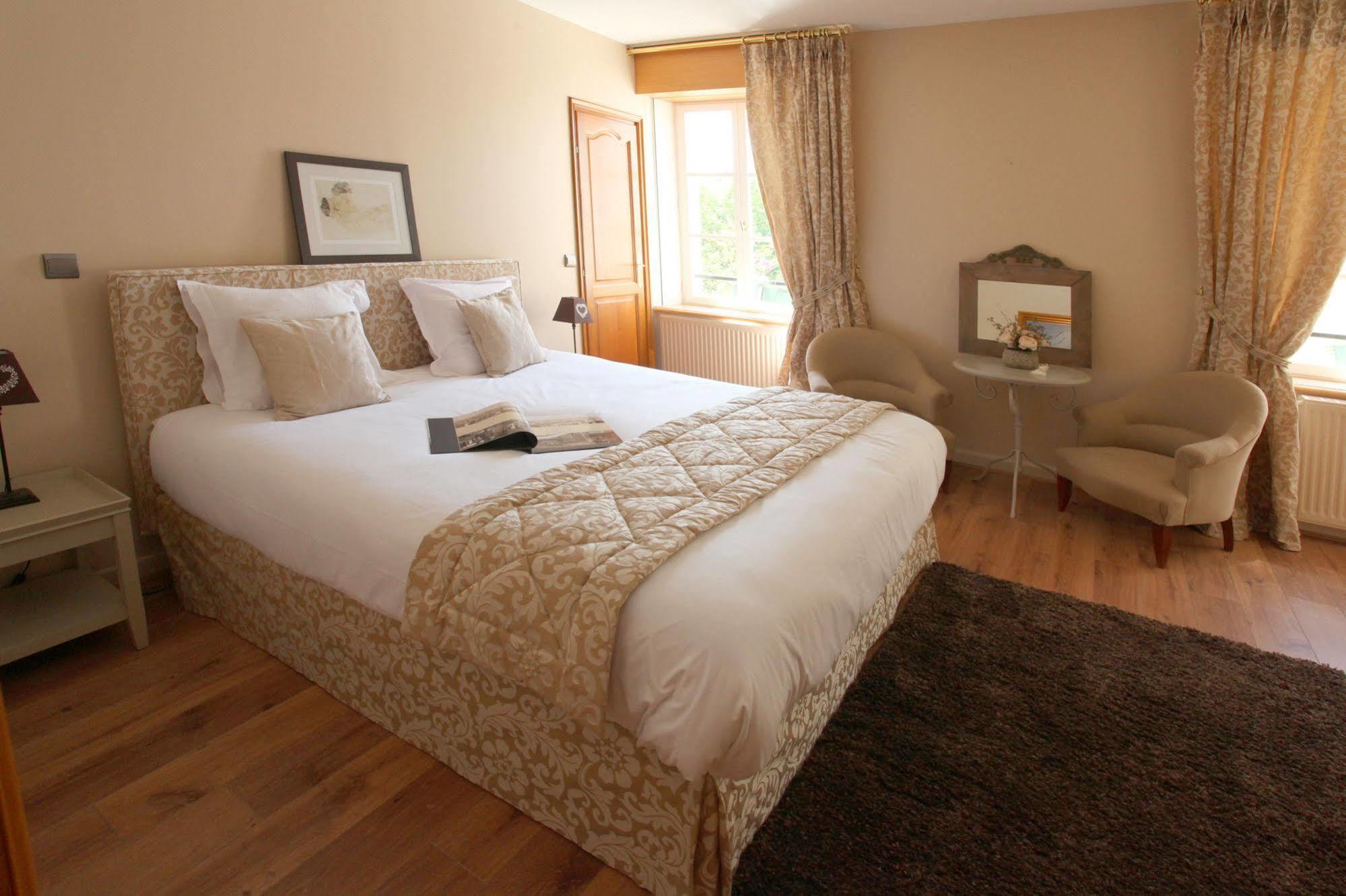 Saint Graal Bed & Breakfast Chamant Екстериор снимка