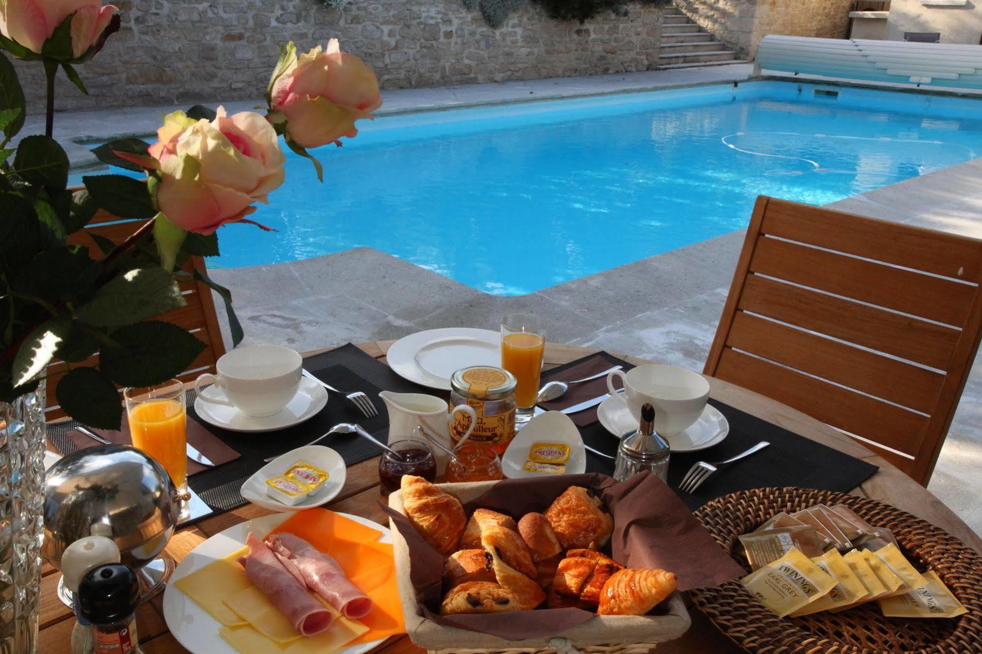 Saint Graal Bed & Breakfast Chamant Екстериор снимка