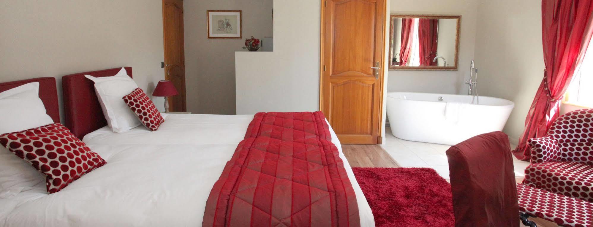 Saint Graal Bed & Breakfast Chamant Екстериор снимка